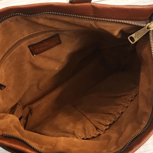 Womens Patricia Nash Carducci Leather tote in tan/light brown. - Picture 6 of 16